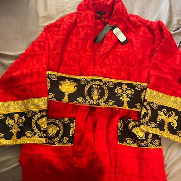 Versace Bath Robe!! - Picture 1 of 3